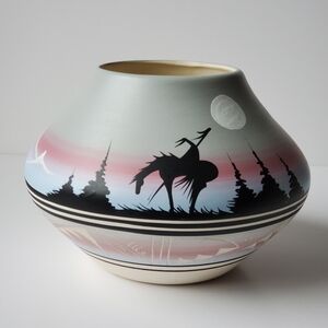 Navajo Handpainted Etched Pottery Vase Pot Signed Sue Dineh End of the Trail